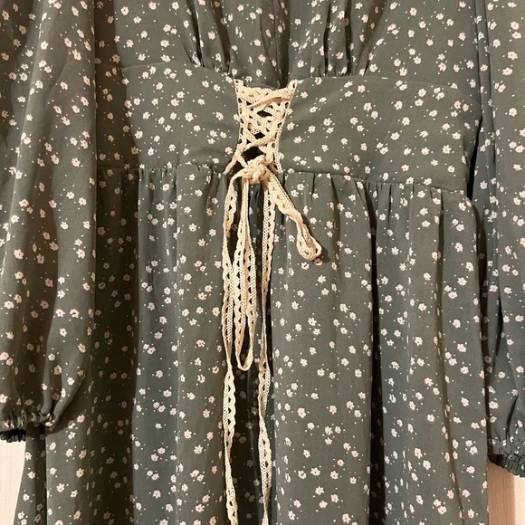 SHEIN floral square neck dress - Picture 3 of 4